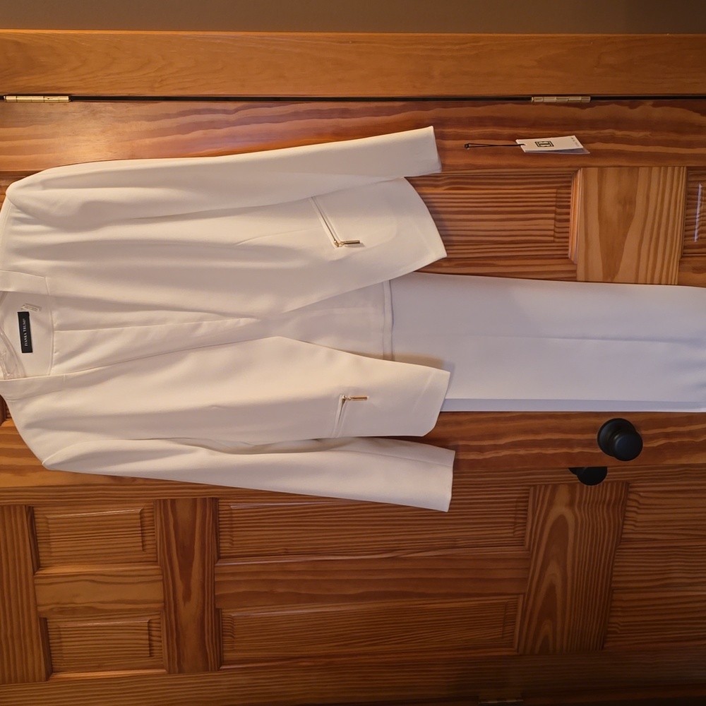 Ivanka Trump Classic Cream Blazer with Gold-tone Accents - Picture 7 of 8